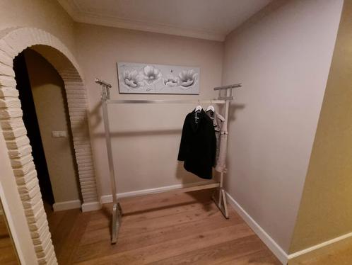 Grote kapstok op wieltjes  (25 jassen), Huis en Inrichting, Woonaccessoires | Kapstokken, Zo goed als nieuw, Ophalen of Verzenden