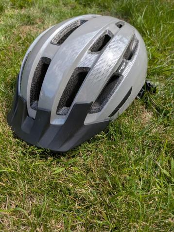 Fietshelm MET beschikbaar voor biedingen