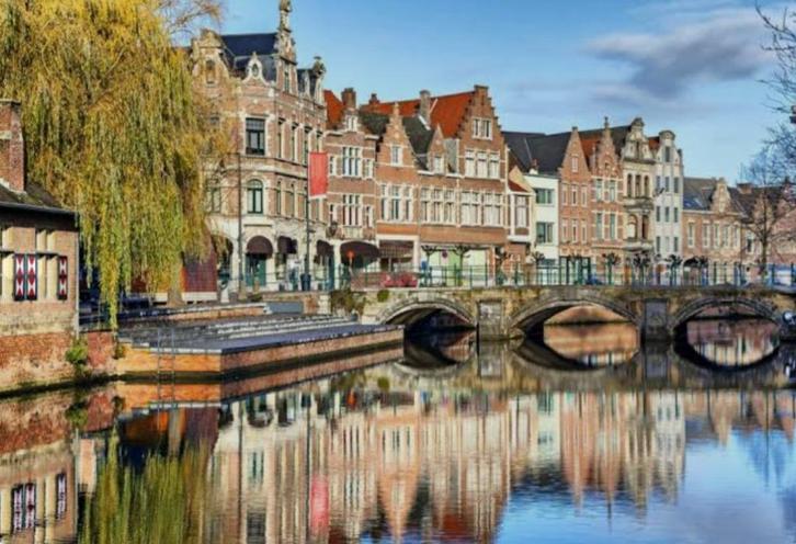 Parkingplaats te huur 120 euro aan de Grote Markt in Lier, Immo, Garages en Parkeerplaatsen, Provincie Antwerpen