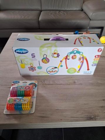 Babygym met hangspeeltjes.Nieuw! beschikbaar voor biedingen