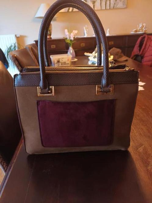 Nieuwe lederen handtas  geen merktas  l, Handtassen en Accessoires, Tassen | Damestassen, Nieuw, Handtas, Bruin, Ophalen of Verzenden