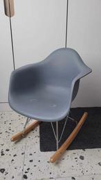 Schommelstoel retro stijl "Eames chair", Huis en Inrichting, Zo goed als nieuw, Ophalen