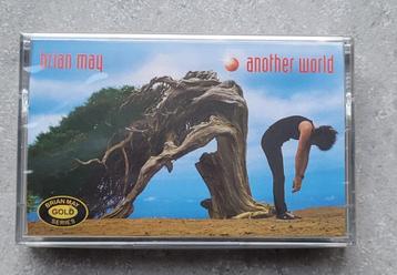 Queen Brian May Another World + Back to the light cassettes beschikbaar voor biedingen