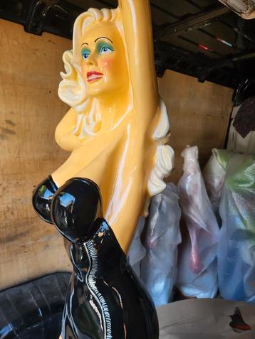 Harsbeeld sexy weelderige blonde vrouw 170cm beschikbaar voor biedingen