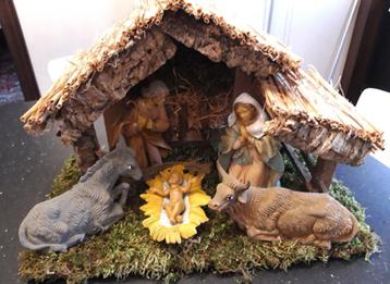 Kerststal met  grote figuren beschikbaar voor biedingen