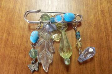 (5) -broche a breloques vertes et bleues beschikbaar voor biedingen