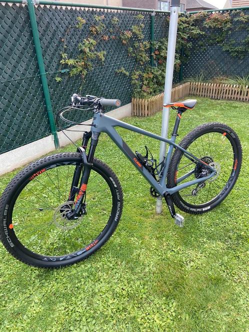 Cube reaction Carbon Perfecte staat !!, Vélos & Vélomoteurs, Vélos | VTT & Mountainbikes, Comme neuf, Enlèvement ou Envoi