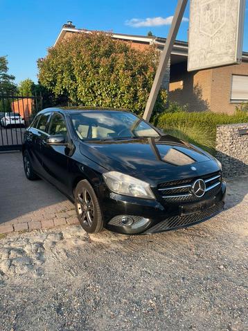 Mercedes- Benz A180 benzine. Blanco gekeurd met carpass! beschikbaar voor biedingen