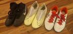 3 paires de chaussures de football, Enlèvement