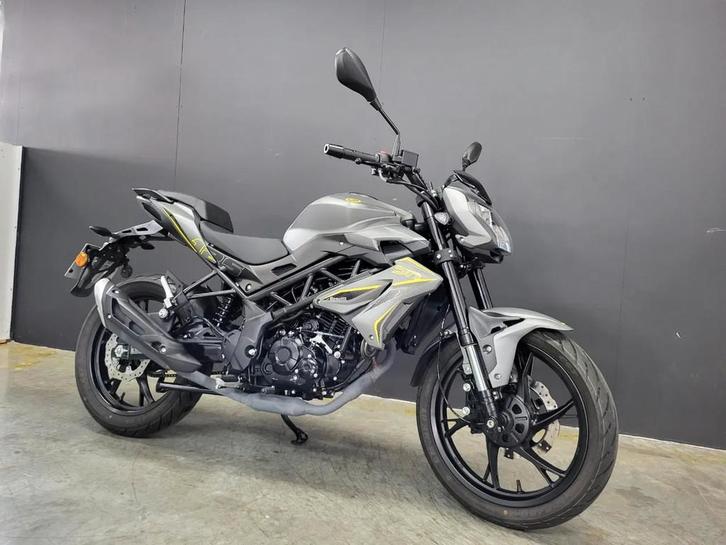 Benelli BN 125 (A1, B-rijbewijs) (bj 2022), Motoren, Motoren | Benelli, Bedrijf, Overig, 11 kW of minder