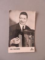 gesigneerde fotokaart Frans accordeonnist Emile Prud'homme, Verzamelen, Muziek, Artiesten en Beroemdheden, Verzenden, Zo goed als nieuw