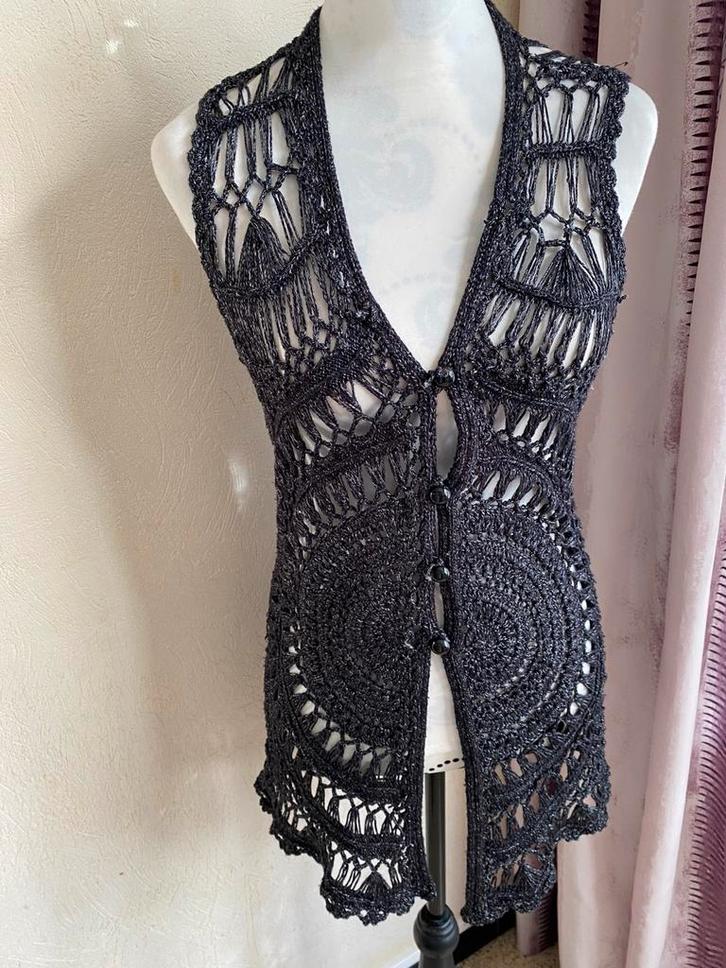 Vest in gehaakte stijl, maat: lees de advertentie, Kleding | Dames, Truien en Vesten, Zo goed als nieuw, Zwart, Ophalen of Verzenden