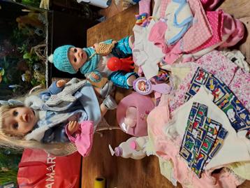 Grote zus en kleine baby born  met extra beschikbaar voor biedingen