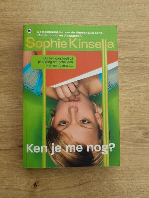 Boek: Sophie Kinsella - Ken je me nog?, Boeken, Chicklit, Gelezen, Ophalen of Verzenden