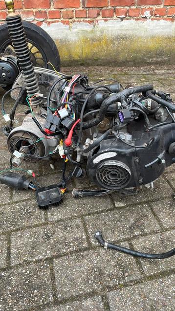 GY6 injectie blok helemaal compleet  beschikbaar voor biedingen