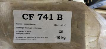 Terre CF741 B pour poterie beschikbaar voor biedingen
