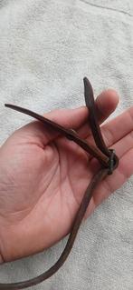 Duitse kinriem voor helm uit 1942, Verzamelen