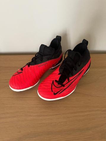 Nike Phantom voetbalschoenen maat 33,5 beschikbaar voor biedingen
