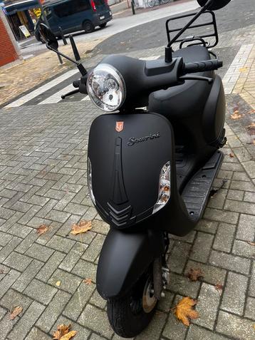 La souris scooter  beschikbaar voor biedingen