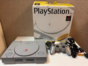 3 x defecte boxed PlayStation 1 consoles beschikbaar voor biedingen