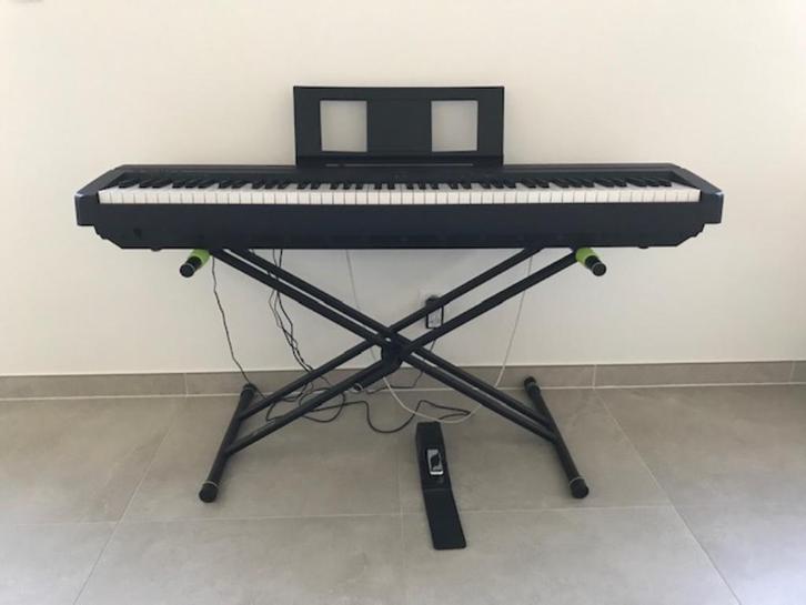 Digitale piano YAMAHA P45, Muziek en Instrumenten, Piano's, Zo goed als nieuw, Piano, Zwart, Digitaal, Ophalen