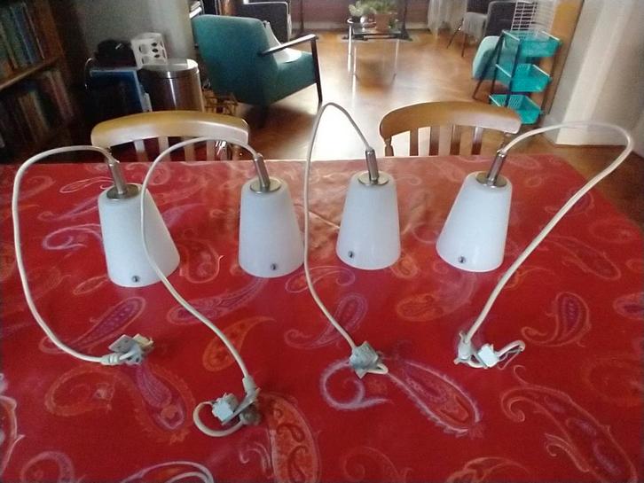 4 hanglampen wit glas draad 60 CM lang diam 12 cm, Maison & Meubles, Lampes | Suspensions, Utilisé, 50 à 75 cm, Verre, Enlèvement