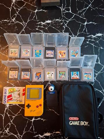 Gameboy Yellow + Gameboy Camera + 13 Spelletjes + Boekje + S beschikbaar voor biedingen
