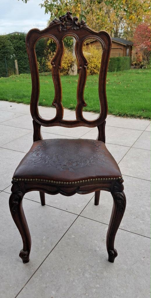 stoelen in Luiks snijwerk, Antiek en Kunst, Antiek | Meubels | Stoelen en Sofa's, Ophalen