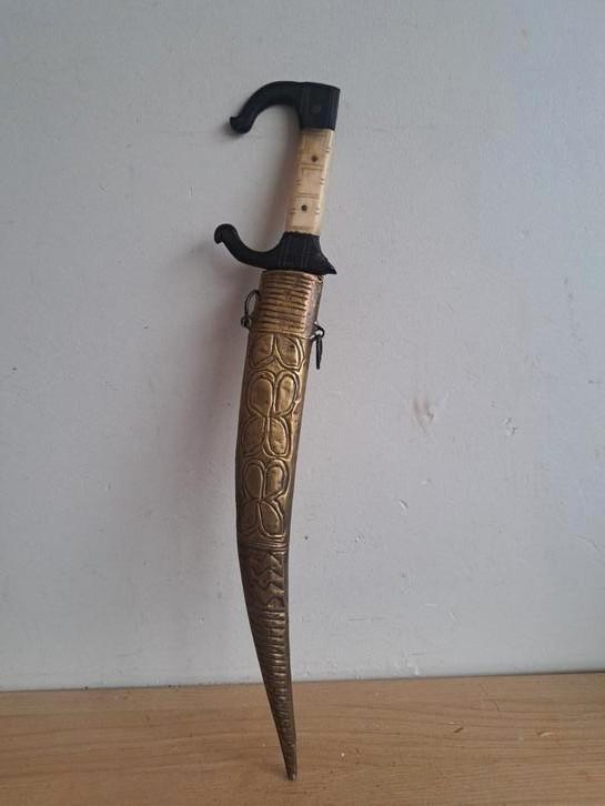 ANCIEN POIGNARD
TUNISIEN, COUTEAU
MAGHREB, LAME
GRAVÉE EN AR, Verzamelen, Lord of the Rings, Zo goed als nieuw, Ophalen of Verzenden