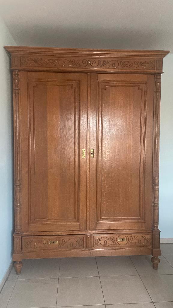 Magnifique Penderie Ancienne en Bois Massif Sculpté à Vendre, Antiek en Kunst, Antiek | Meubels | Kasten, Ophalen