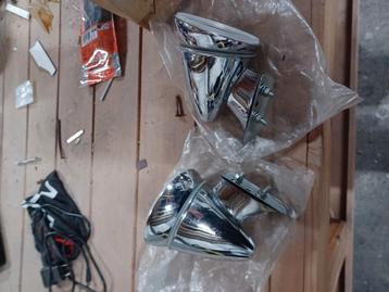 Oldtimer spiegels  beschikbaar voor biedingen
