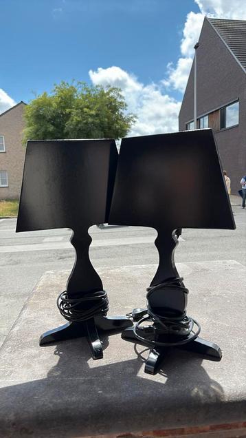 Twee nachtlampjes beschikbaar voor biedingen