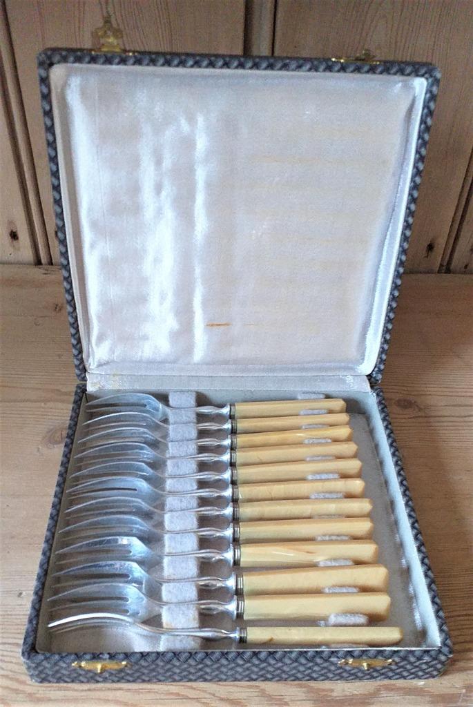 Coffret de 12 fourchettes à gâteau - début XXe, Enlèvement ou Envoi