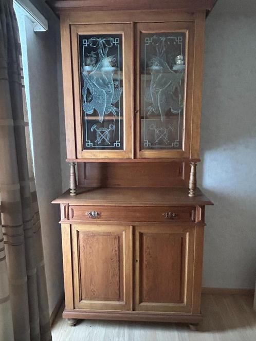 Antieke kast met mooie glasramen, Antiek en Kunst, Antiek | Meubels | Kasten, Ophalen of Verzenden