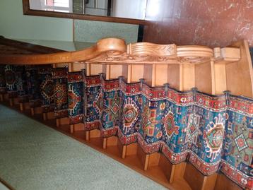 Oude antieke trap beschikbaar voor biedingen