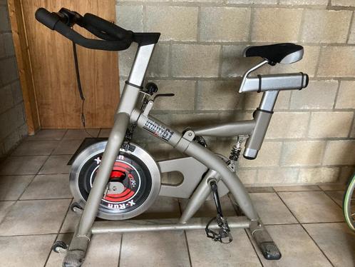 Spinning bike - spinning fiets, Sport en Fitness, Wielrennen, Zo goed als nieuw, Overige typen, Ophalen