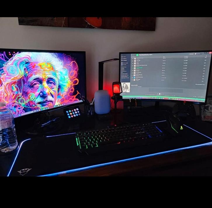 A vendre 2 écran 27 pouces Samsung incurvés, Computers en Software, Monitoren, Zo goed als nieuw, Gaming, Ophalen