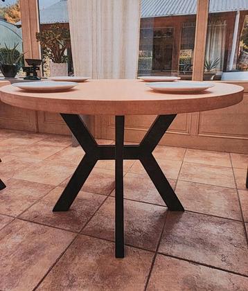 HANDGEMAAKTE TAFEL !! beschikbaar voor biedingen