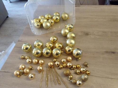 Kerst assortiment gouden Kerstballen (62 stuks), Diversen, Kerst, Zo goed als nieuw, Ophalen of Verzenden