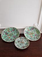Antique Chinese Celadon Plate Hand Painted Canton Famille Ro, Ophalen