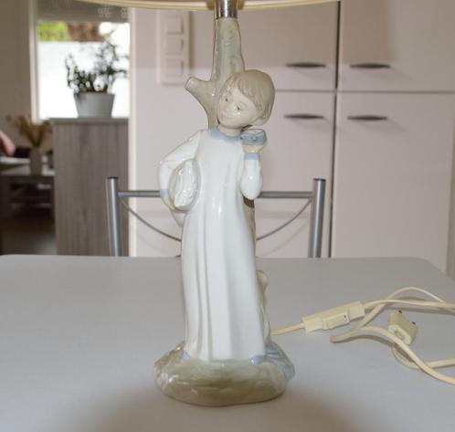 Abat-jour avec statue en porcelaine de Zaphir, Maison & Meubles, Lampes | Abat-jour, Comme neuf, 50 cm ou plus, Crème, Enlèvement