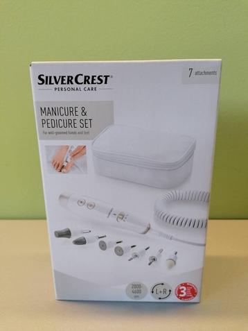 Manicure en pedicure set beschikbaar voor biedingen