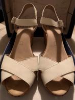 Witte dames sandalen “Caprice”, Vêtements | Femmes, Chaussures, Comme neuf, Caprice, Enlèvement ou Envoi, Blanc