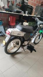 Wallaroo project, Fietsen en Brommers, Ophalen