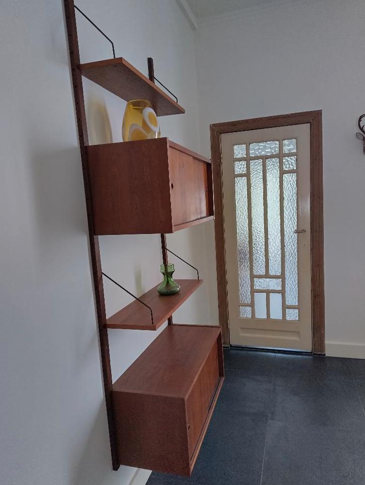 Modulair  Deens houten wandrek vintage, Maison & Meubles, Armoires | Armoires murales, Utilisé, 150 à 200 cm, Moins de 150 cm