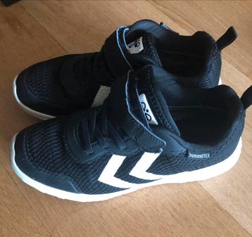 Hummel star UNİSEX zaalschoenen maat 37(valt klein) beschikbaar voor biedingen