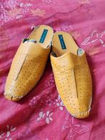 Nieuwe gele leren slippers maat 41, Ophalen of Verzenden, Zo goed als nieuw