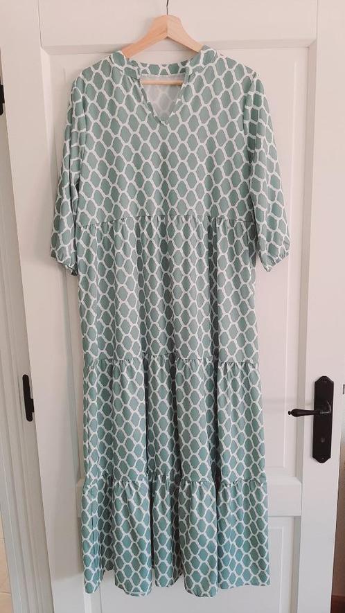 groene jurk 42, Kleding | Dames, Jurken, Nieuw, Maat 42/44 (L), Groen, Onder de knie, Ophalen of Verzenden