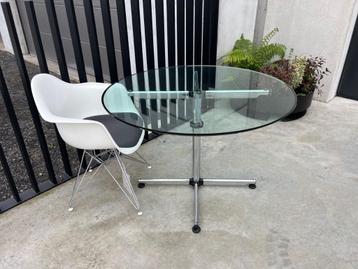Usm Haller kitos glazen tafel, 110cm beschikbaar voor biedingen