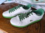 Lacoste Carnaby Evo | Maat 44 (EUR) - Wit en groen, Kleding | Heren, Schoenen, Ophalen, Zo goed als nieuw, Wit